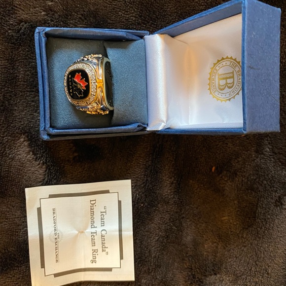 Bradford Exchange, team Canada ringdiamonds,certified authentic.Limited Edition. - Picture 4 of 9